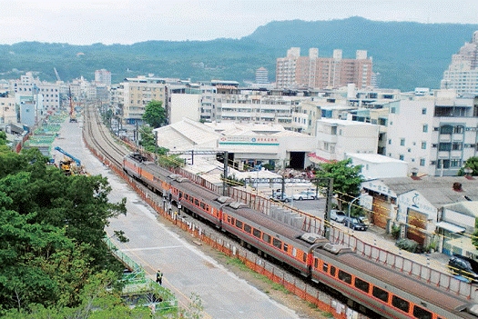 CL115標中華三路段臺鐵鐵路地下化（明挖覆蓋﹚工程完成情形
